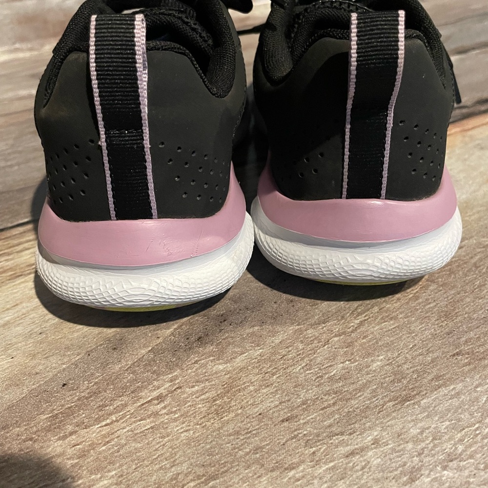 Under Armor Charged Assert Size 8 1/2 Women’s Sho… - image 5